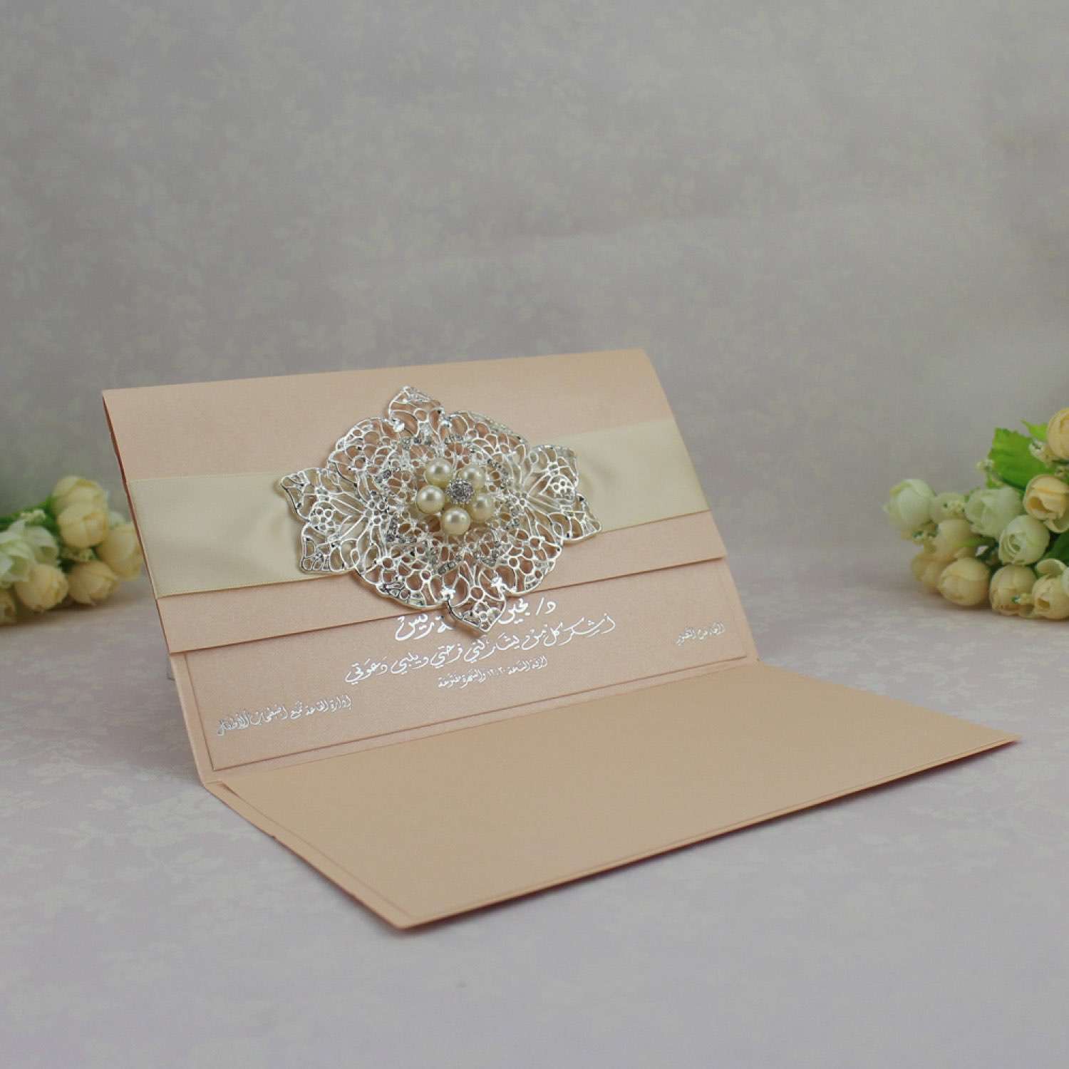 Invitation Card with Buckle Decoration Foil Printing Customized Wedding Invites Reception Card 